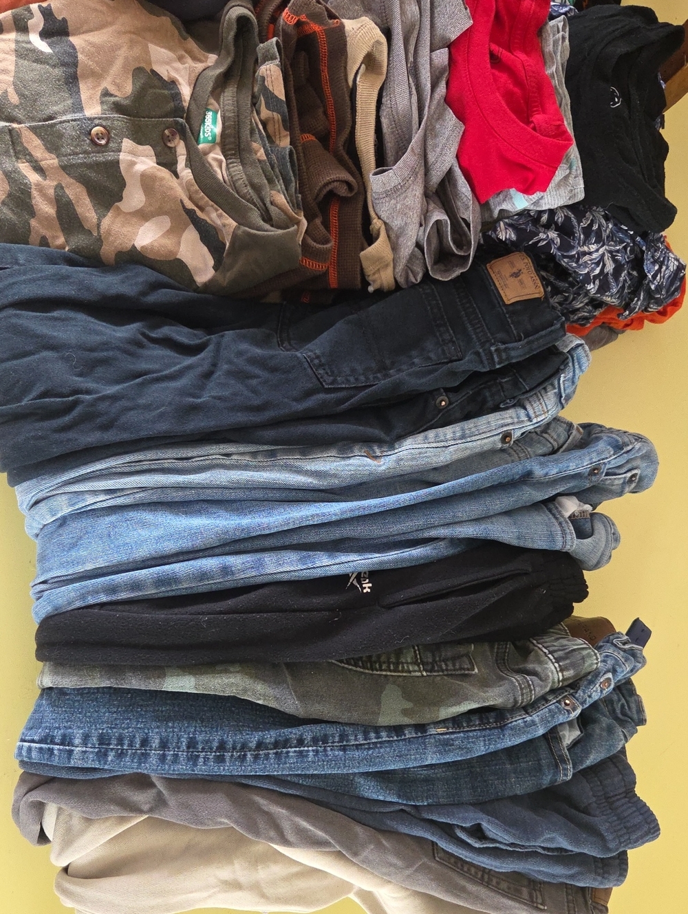 32 Pieces Boys Kids Size 10 Clothin Bundle - Picture 2 of 13